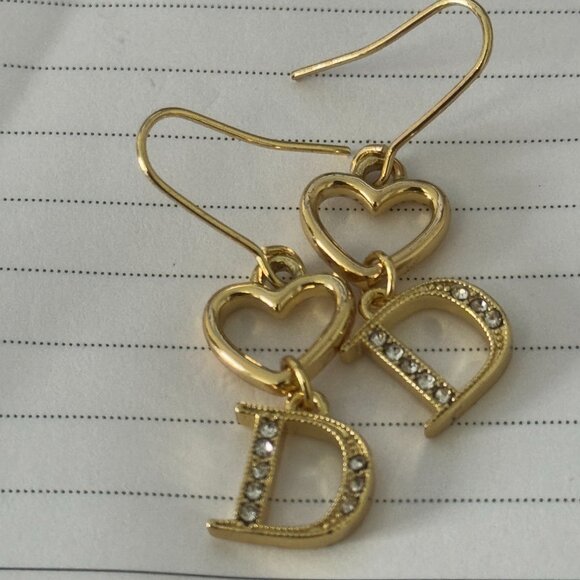 CUTE EARRINGS - Picture 2 of 3